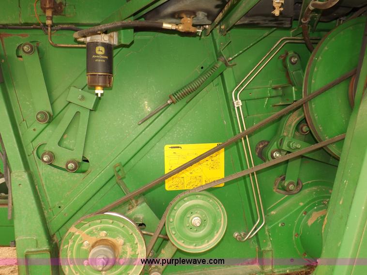 image for item H7018 1990 John Deere 9600 Turbo combine