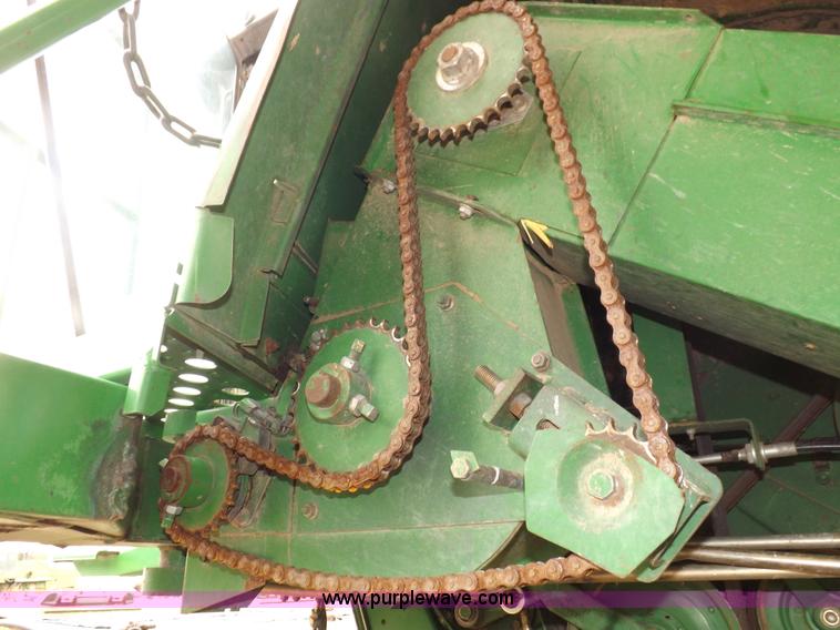 image for item H7018 1990 John Deere 9600 Turbo combine