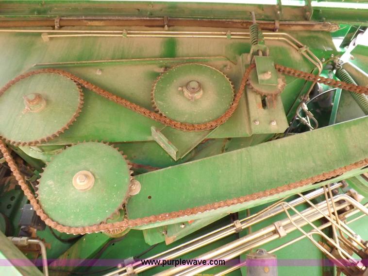 image for item H7018 1990 John Deere 9600 Turbo combine