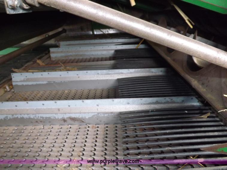 image for item H7018 1990 John Deere 9600 Turbo combine