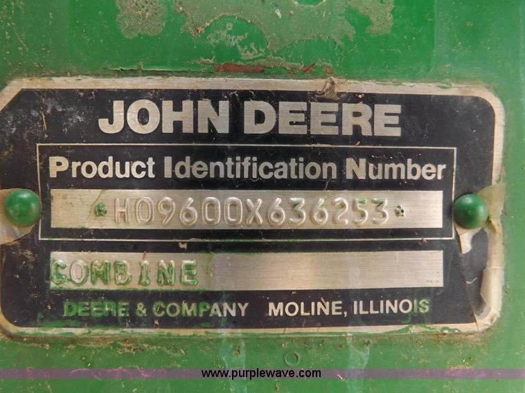 image for item H7018 1990 John Deere 9600 Turbo combine