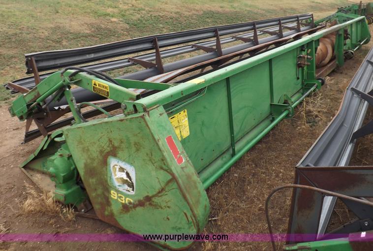 image for item H7018 1990 John Deere 9600 Turbo combine