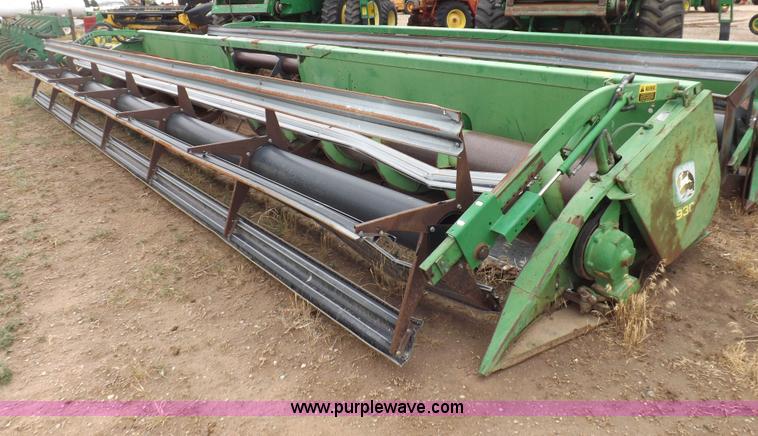 image for item H7018 1990 John Deere 9600 Turbo combine