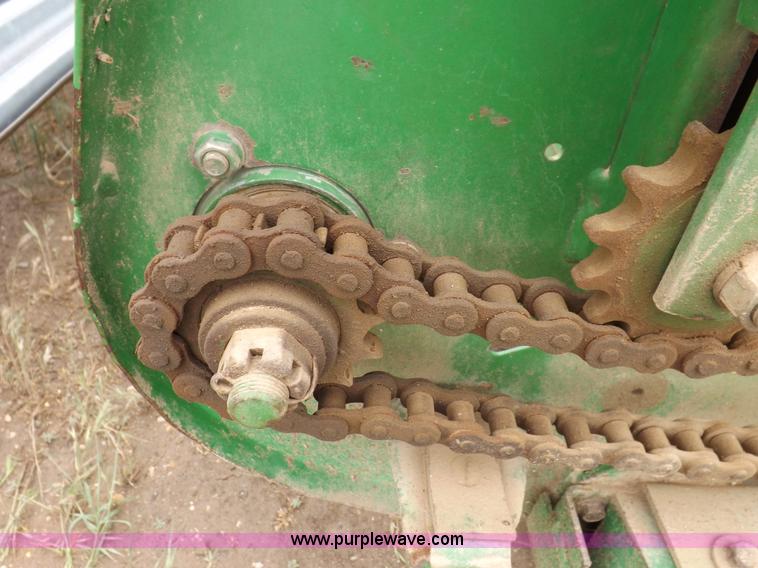 image for item H7018 1990 John Deere 9600 Turbo combine