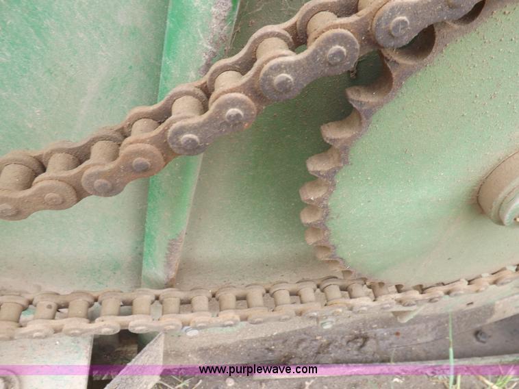 image for item H7018 1990 John Deere 9600 Turbo combine