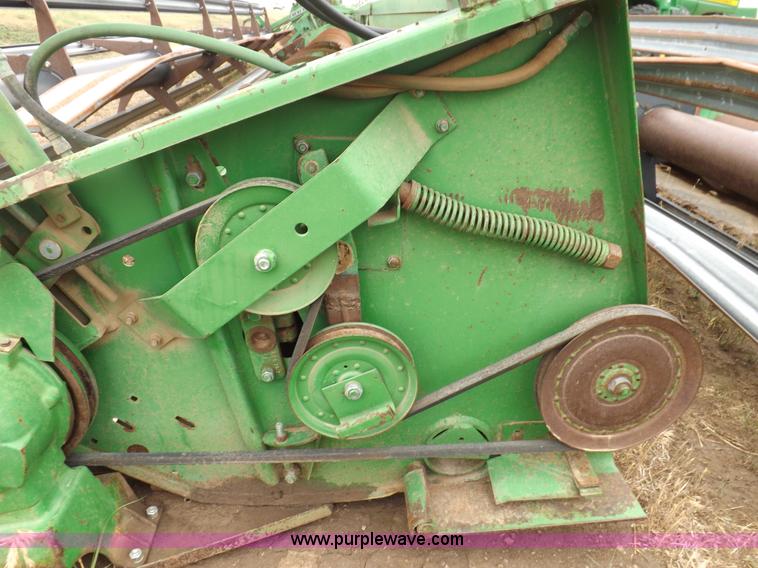 image for item H7018 1990 John Deere 9600 Turbo combine