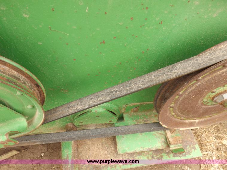 image for item H7018 1990 John Deere 9600 Turbo combine