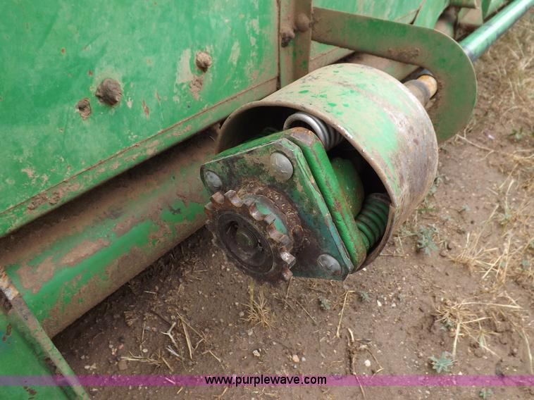 image for item H7018 1990 John Deere 9600 Turbo combine