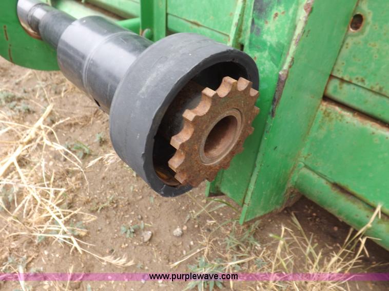 image for item H7018 1990 John Deere 9600 Turbo combine