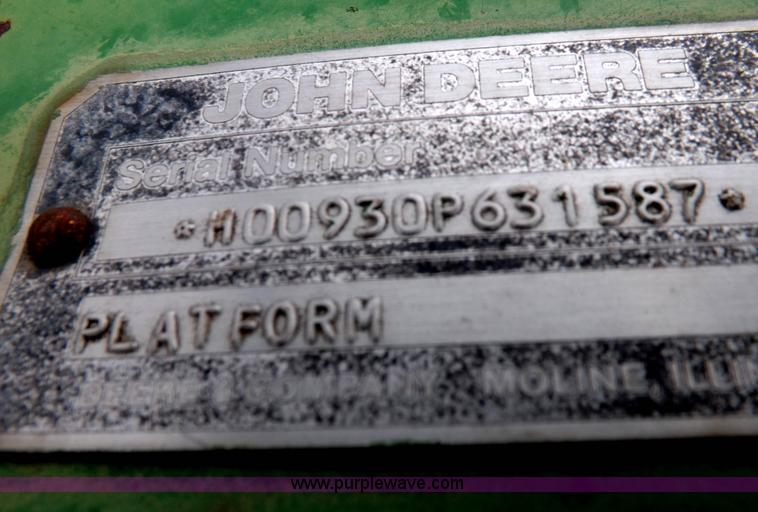 image for item H7018 1990 John Deere 9600 Turbo combine