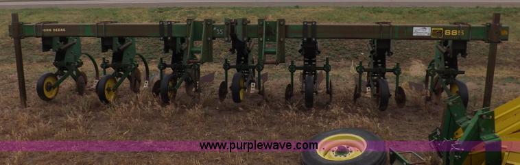 image for item H7019 John Deere 885 cultivator