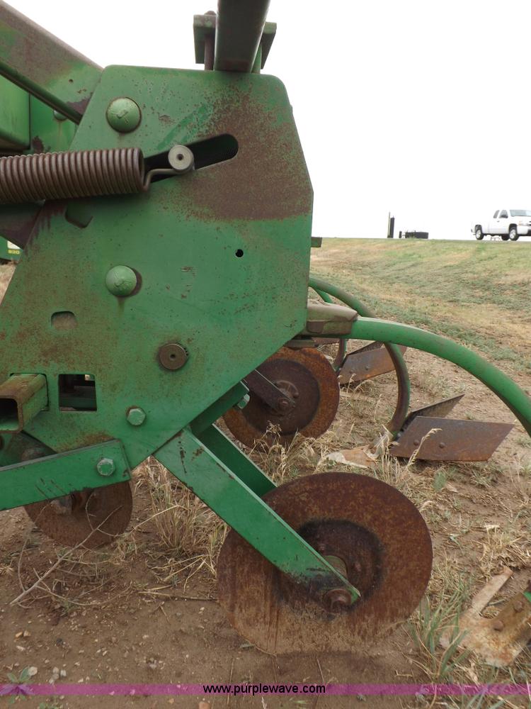 image for item H7019 John Deere 885 cultivator
