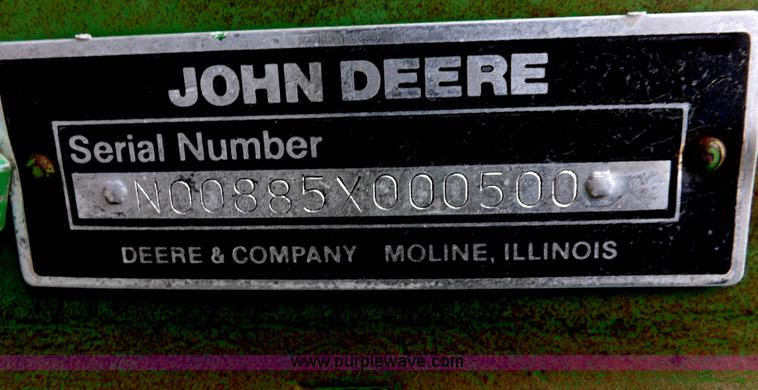 image for item H7019 John Deere 885 cultivator