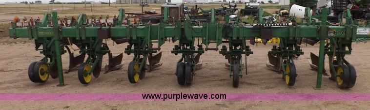 image for item H7020 John Deere 886 cultivator