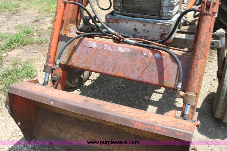 image for item H7433 Massey-Ferguson 180 tractor