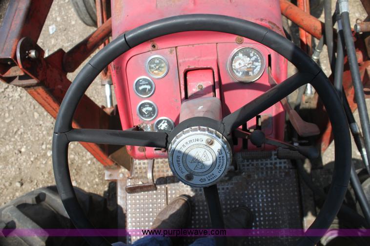 image for item H7433 Massey-Ferguson 180 tractor