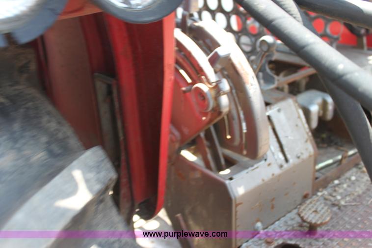 image for item H7433 Massey-Ferguson 180 tractor