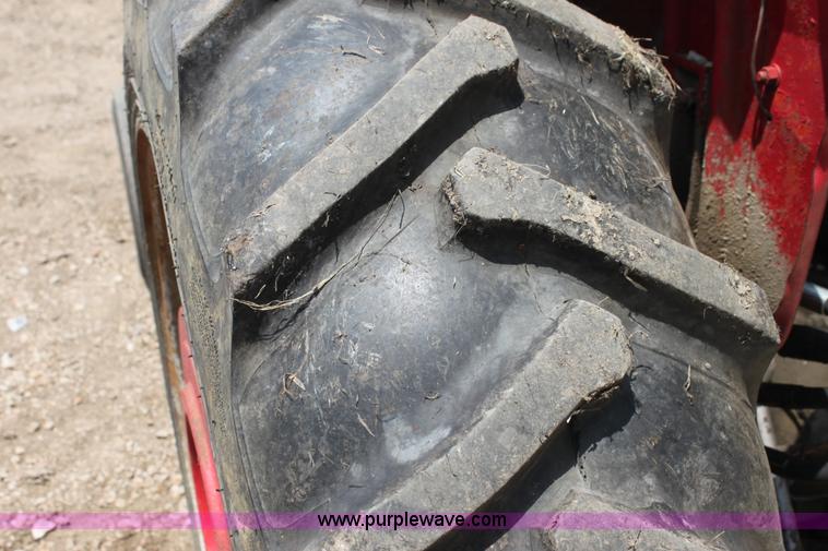 image for item H7433 Massey-Ferguson 180 tractor