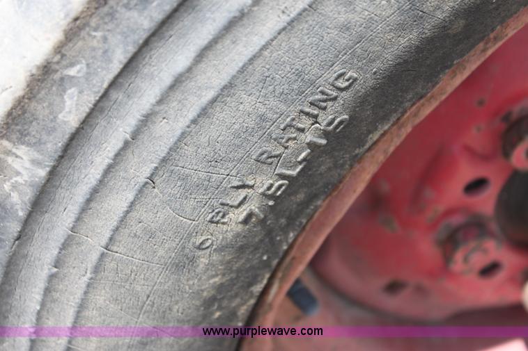 image for item H7433 Massey-Ferguson 180 tractor