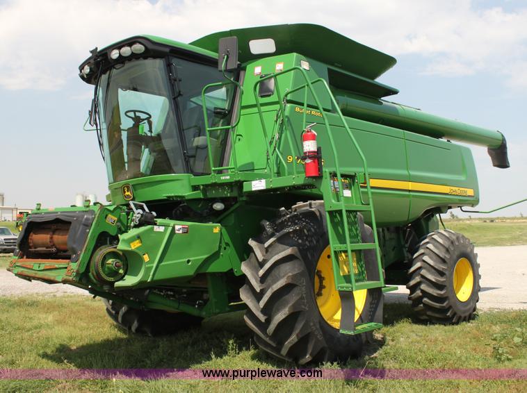 image for item H7444 2009 John Deere 9770 STS 2WD combine