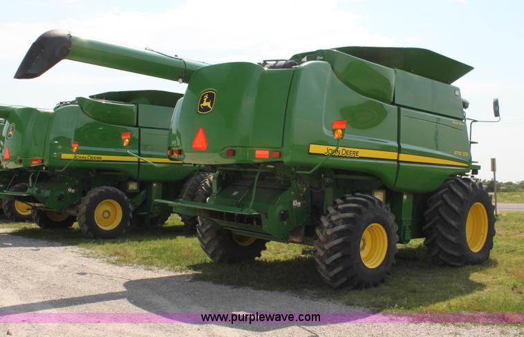 image for item H7444 2009 John Deere 9770 STS 2WD combine