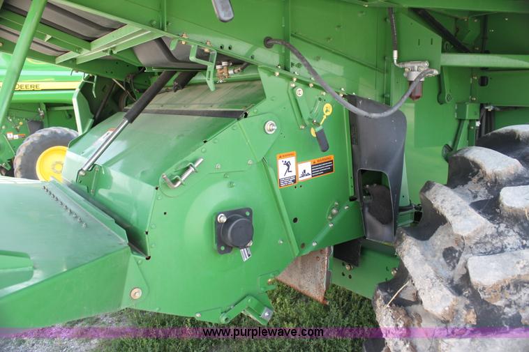 image for item H7444 2009 John Deere 9770 STS 2WD combine