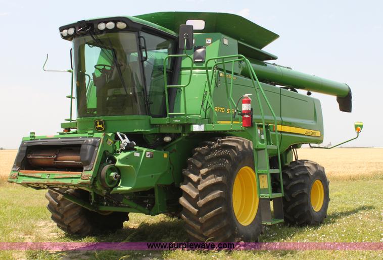 image for item H7446 2009 John Deere 9770 STS RWA combine