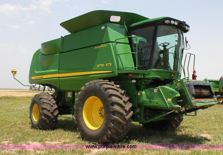 image for item H7446 2009 John Deere 9770 STS RWA combine