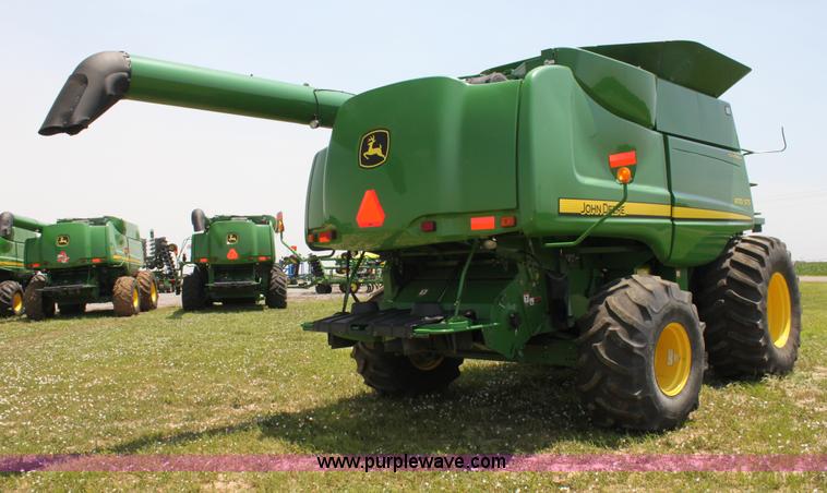 image for item H7446 2009 John Deere 9770 STS RWA combine