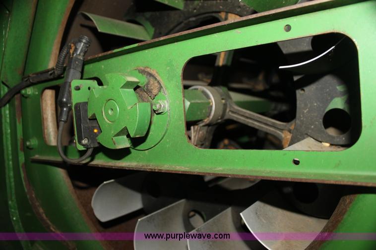 image for item H7446 2009 John Deere 9770 STS RWA combine