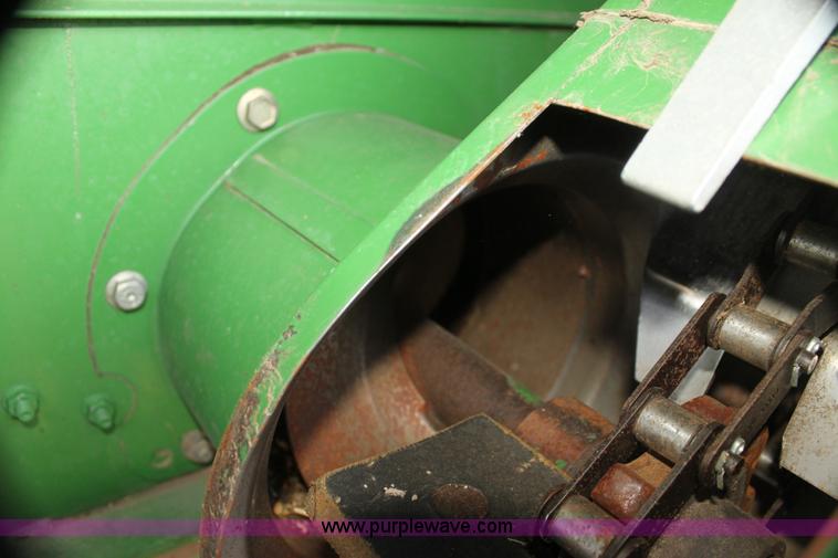 image for item H7446 2009 John Deere 9770 STS RWA combine