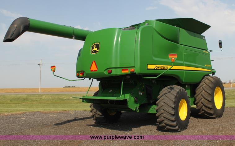 image for item H7447 2009 John Deere 9770 STS RWA combine