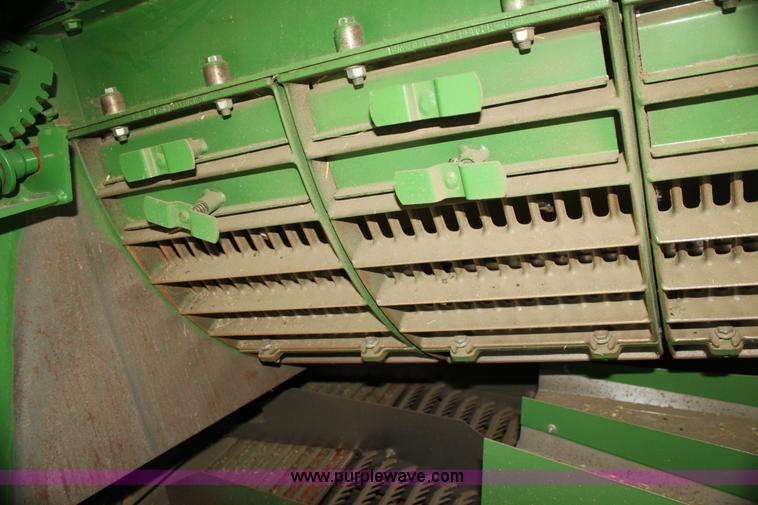 image for item H7447 2009 John Deere 9770 STS RWA combine