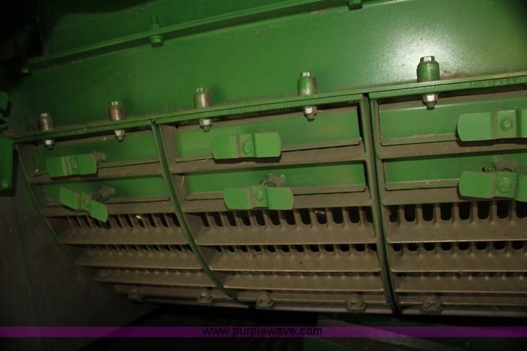image for item H7447 2009 John Deere 9770 STS RWA combine