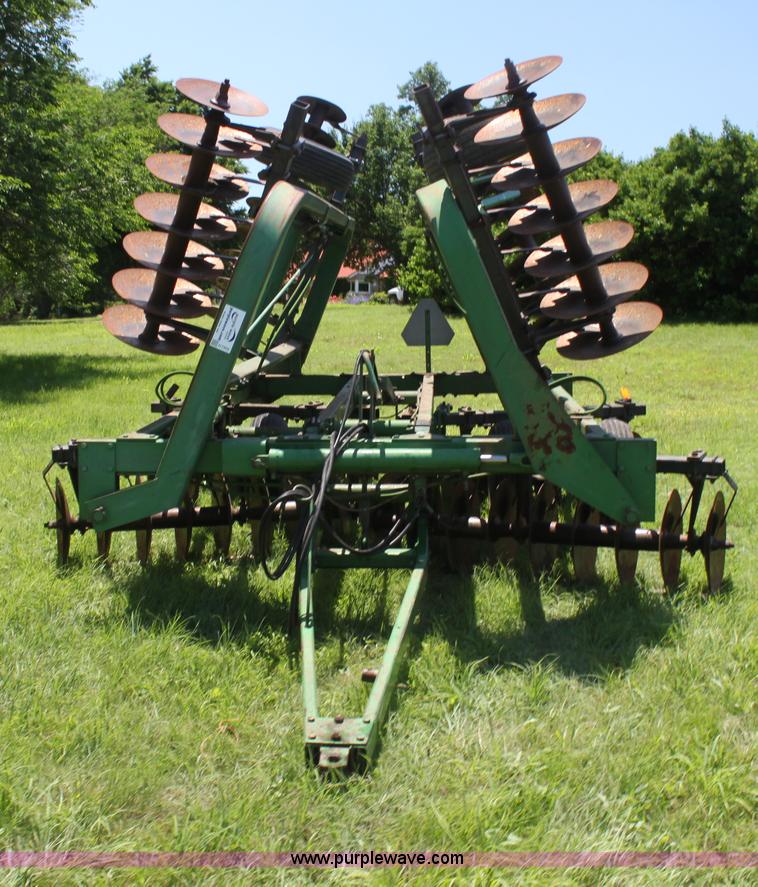 image for item H7462 John Deere 235 disk