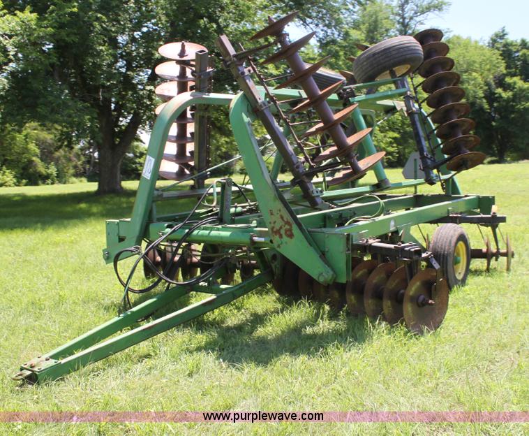 image for item H7462 John Deere 235 disk
