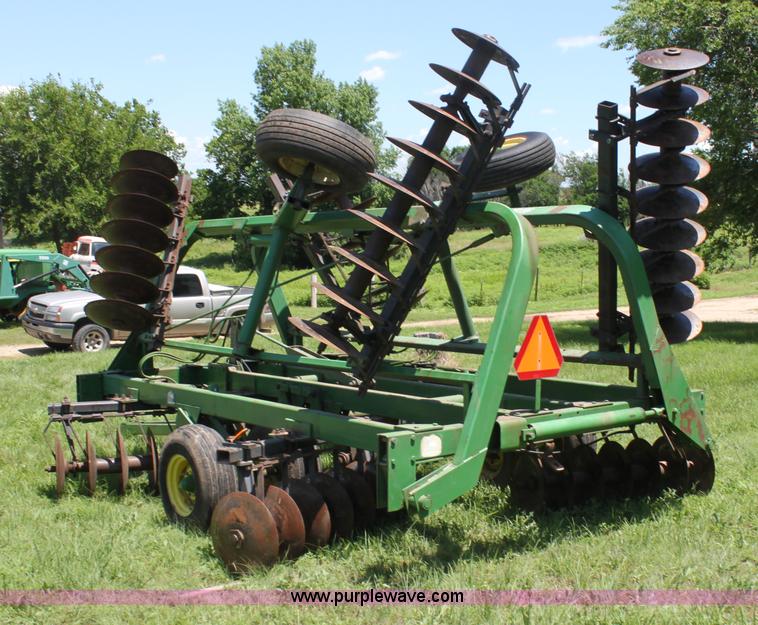 image for item H7462 John Deere 235 disk