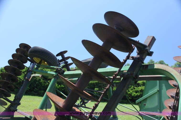 image for item H7462 John Deere 235 disk