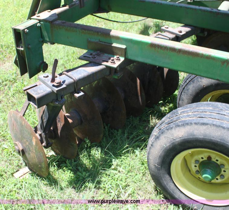 image for item H7462 John Deere 235 disk