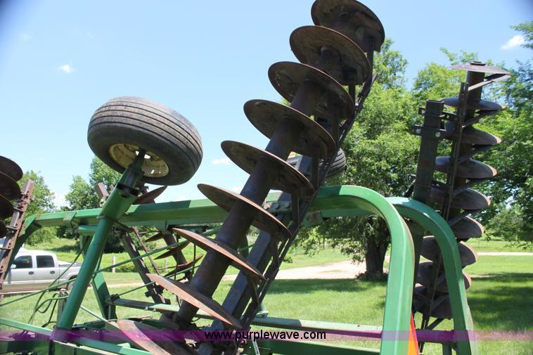 image for item H7462 John Deere 235 disk