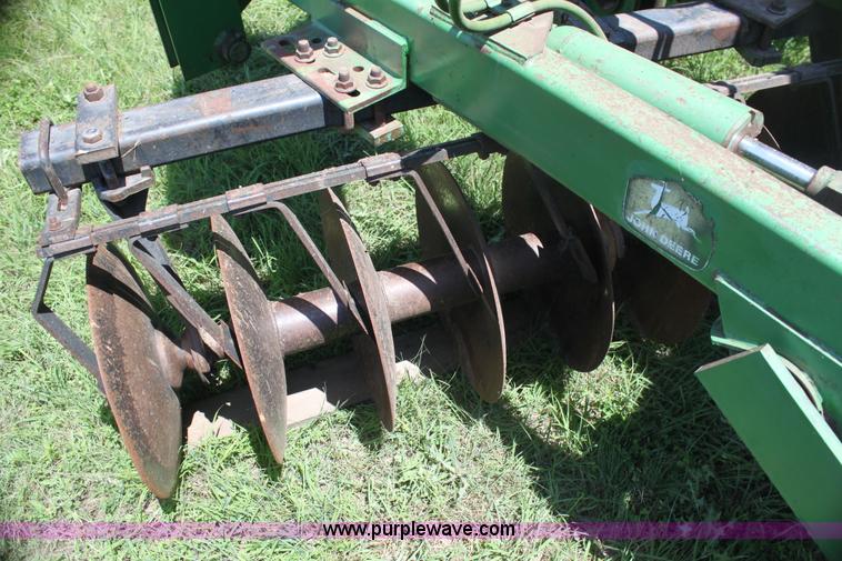 image for item H7462 John Deere 235 disk