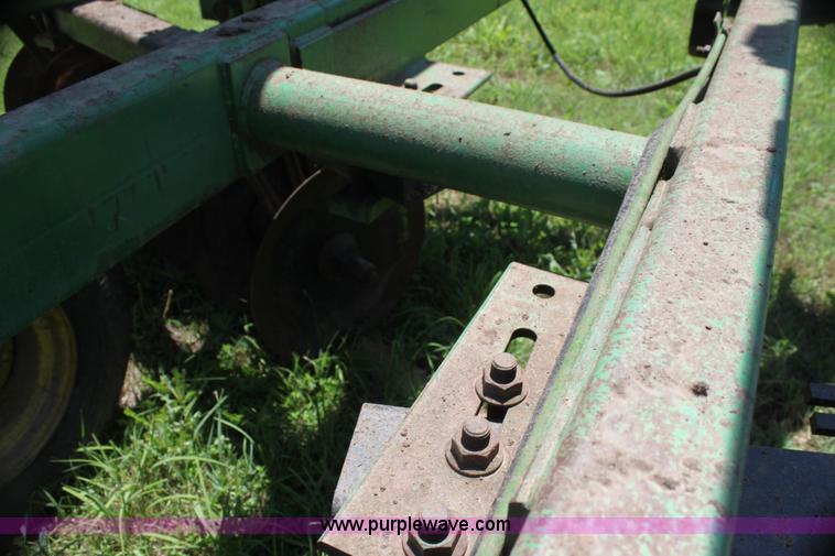 image for item H7462 John Deere 235 disk