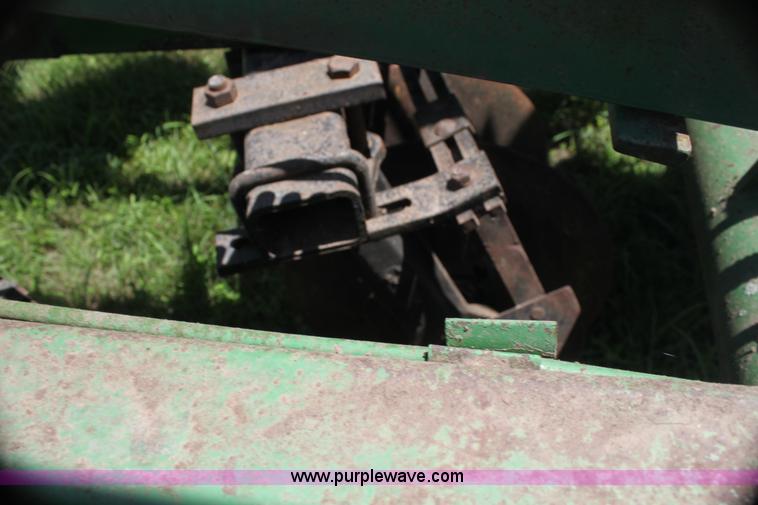 image for item H7462 John Deere 235 disk