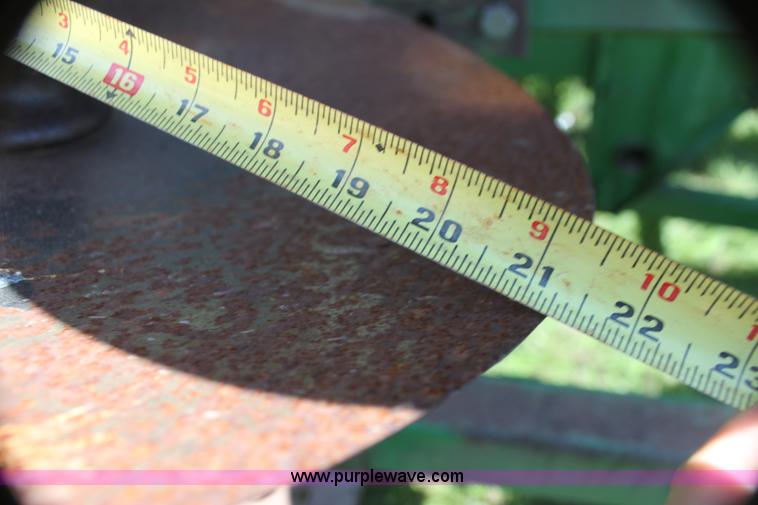 image for item H7462 John Deere 235 disk