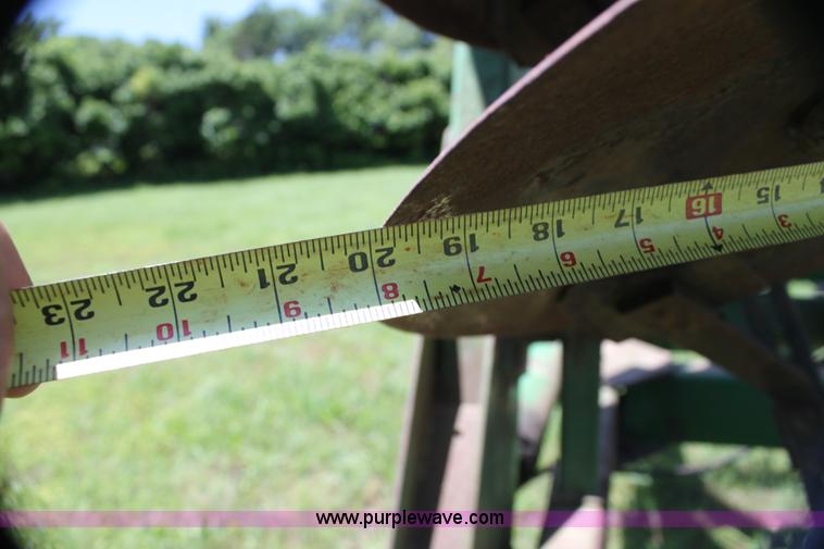 image for item H7462 John Deere 235 disk