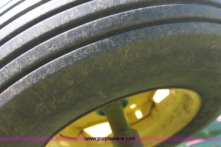 image for item H7462 John Deere 235 disk