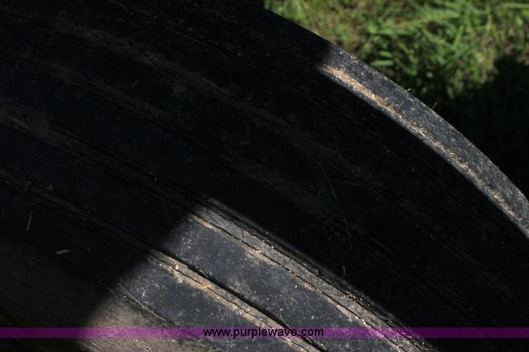 image for item H7462 John Deere 235 disk