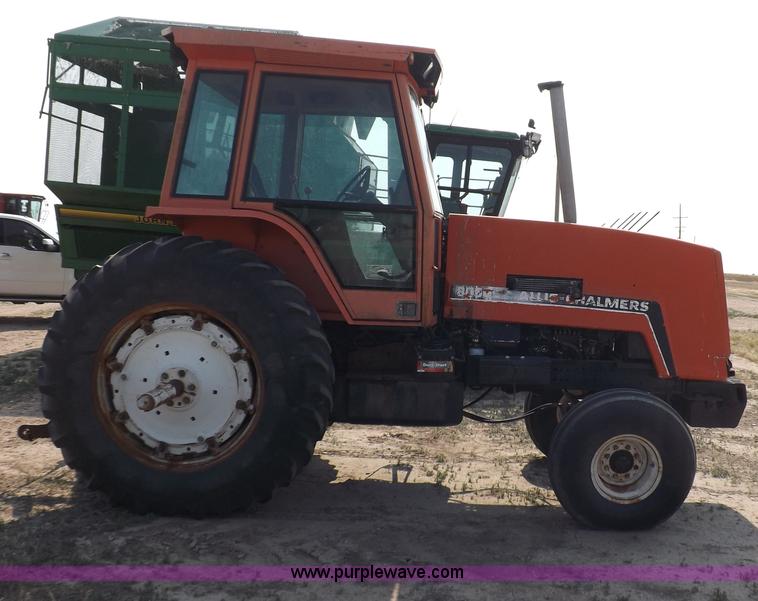 image for item I7745 1982 Allis Chalmers 8050 tractor