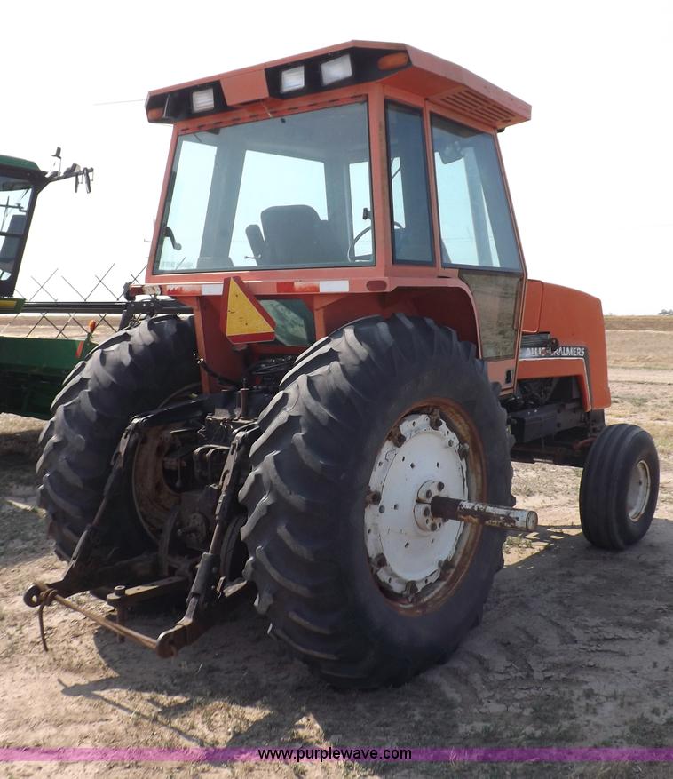 image for item I7745 1982 Allis Chalmers 8050 tractor