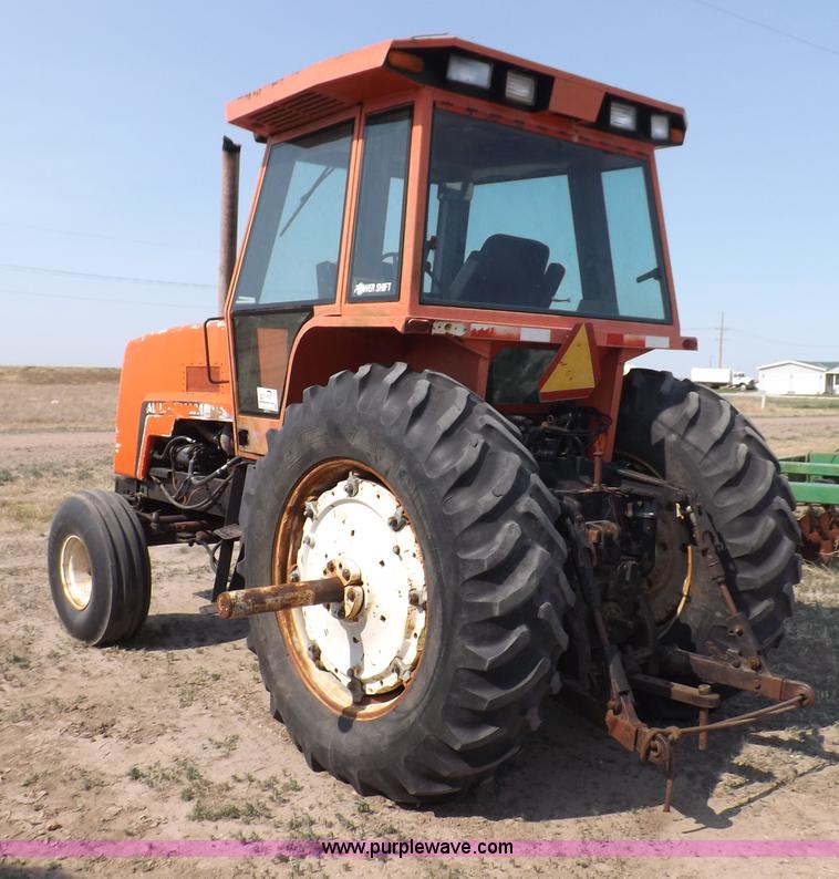 image for item I7745 1982 Allis Chalmers 8050 tractor